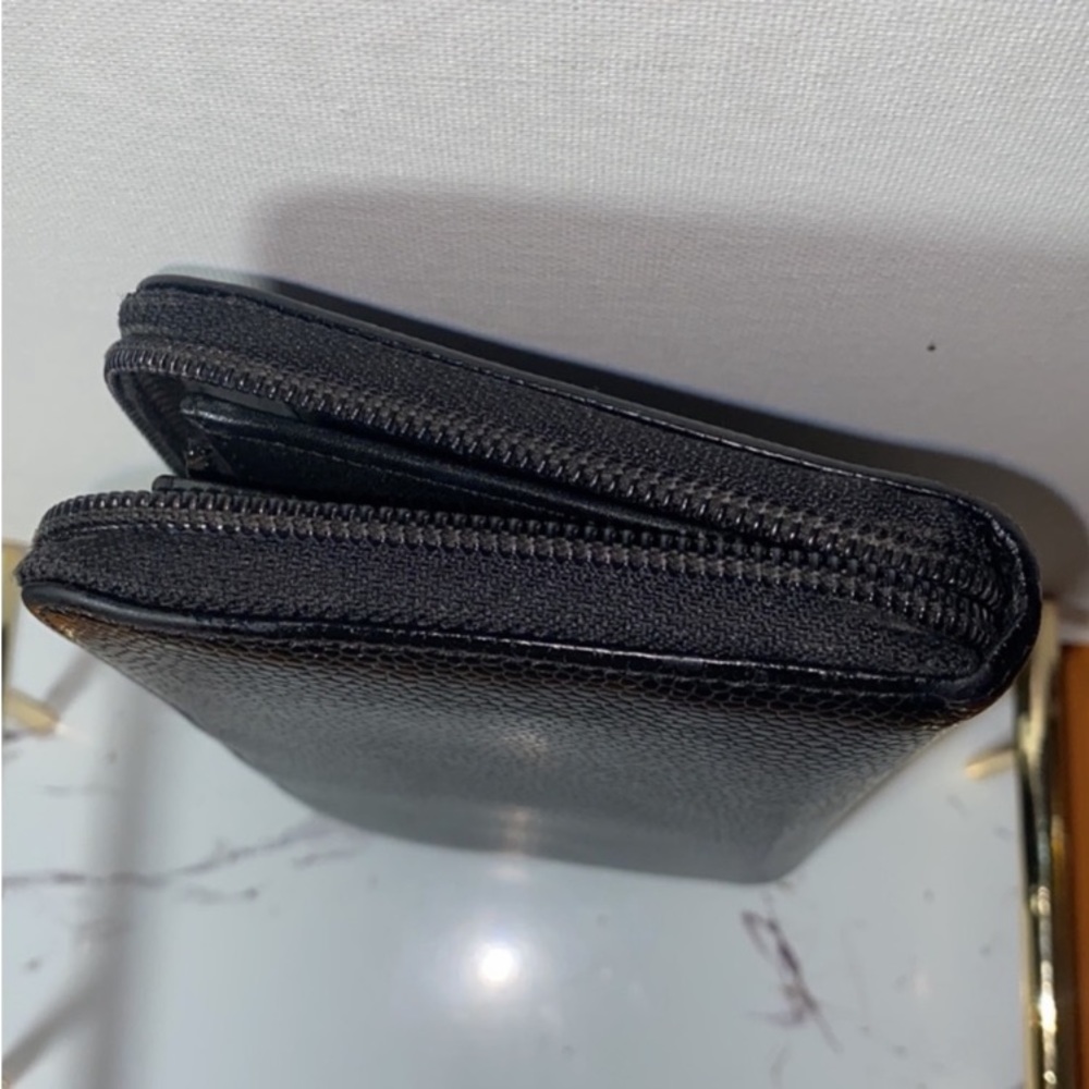 SOLDAuthentic CHANEL Zippy Wallet - Picture 15 of 16